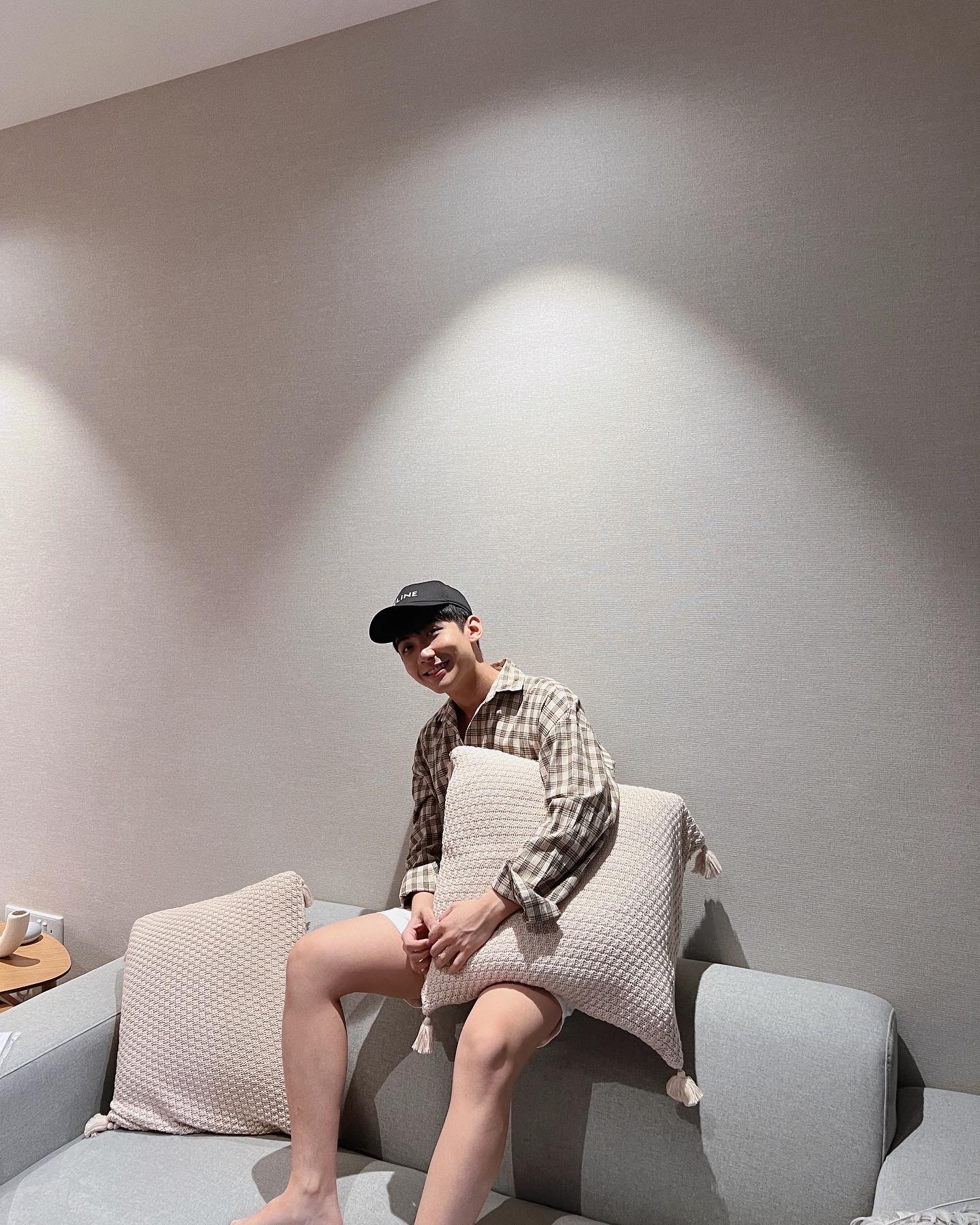 Inside My Scandi-Minimalist 1 Bedder Resale Condominium - Casual attire, comfortable setting, indoor environment, modern