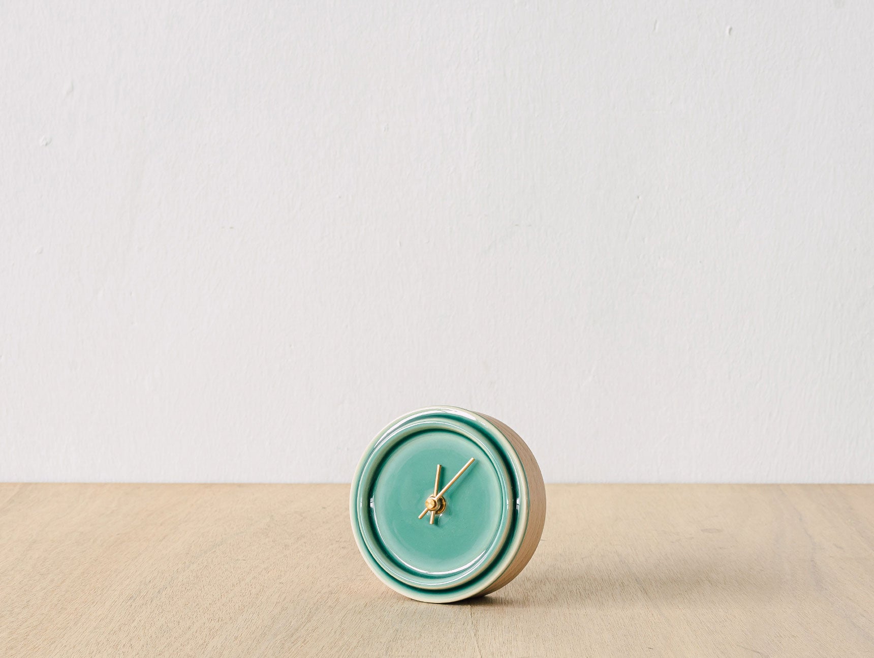 Sugy Two Way Clock - Pale Green Glaze