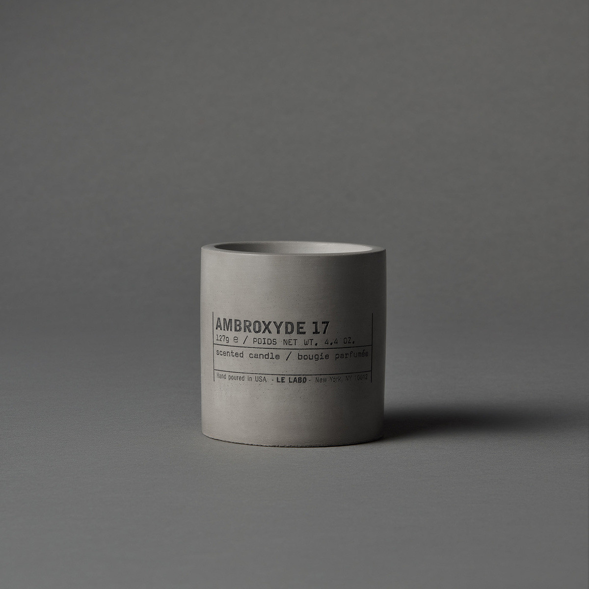 Le Labo AMBROXYDE 17 - Medium Concrete Candle