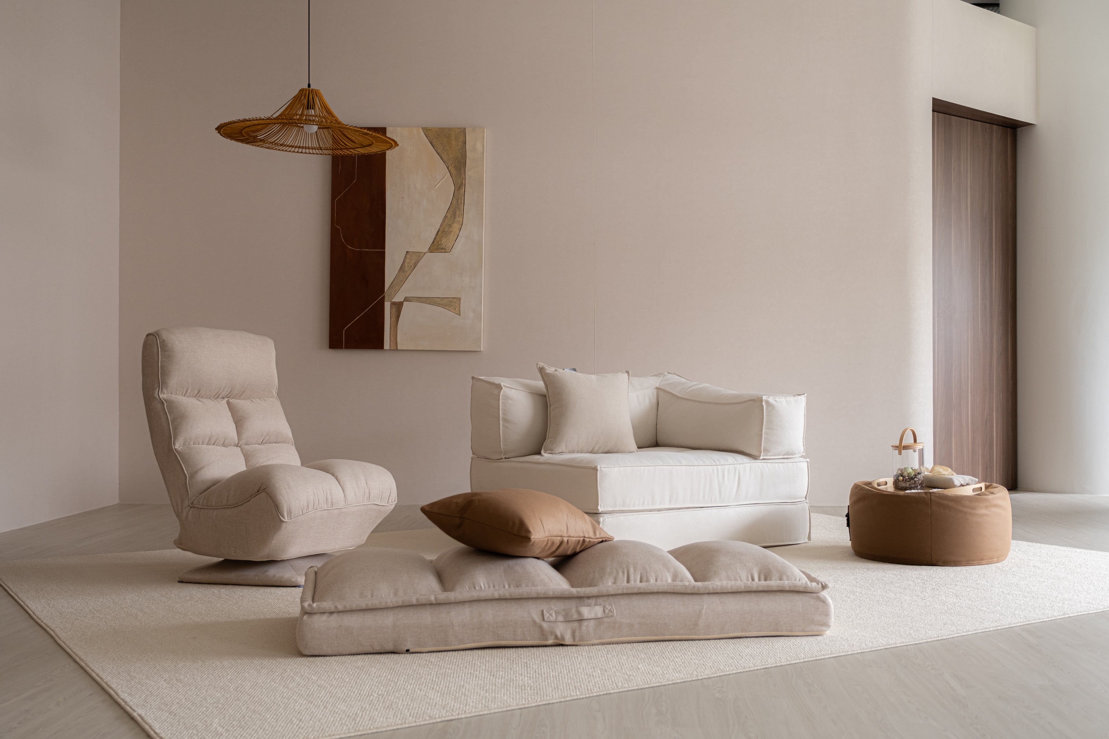 Kaiteki Floor Recliner in Linen