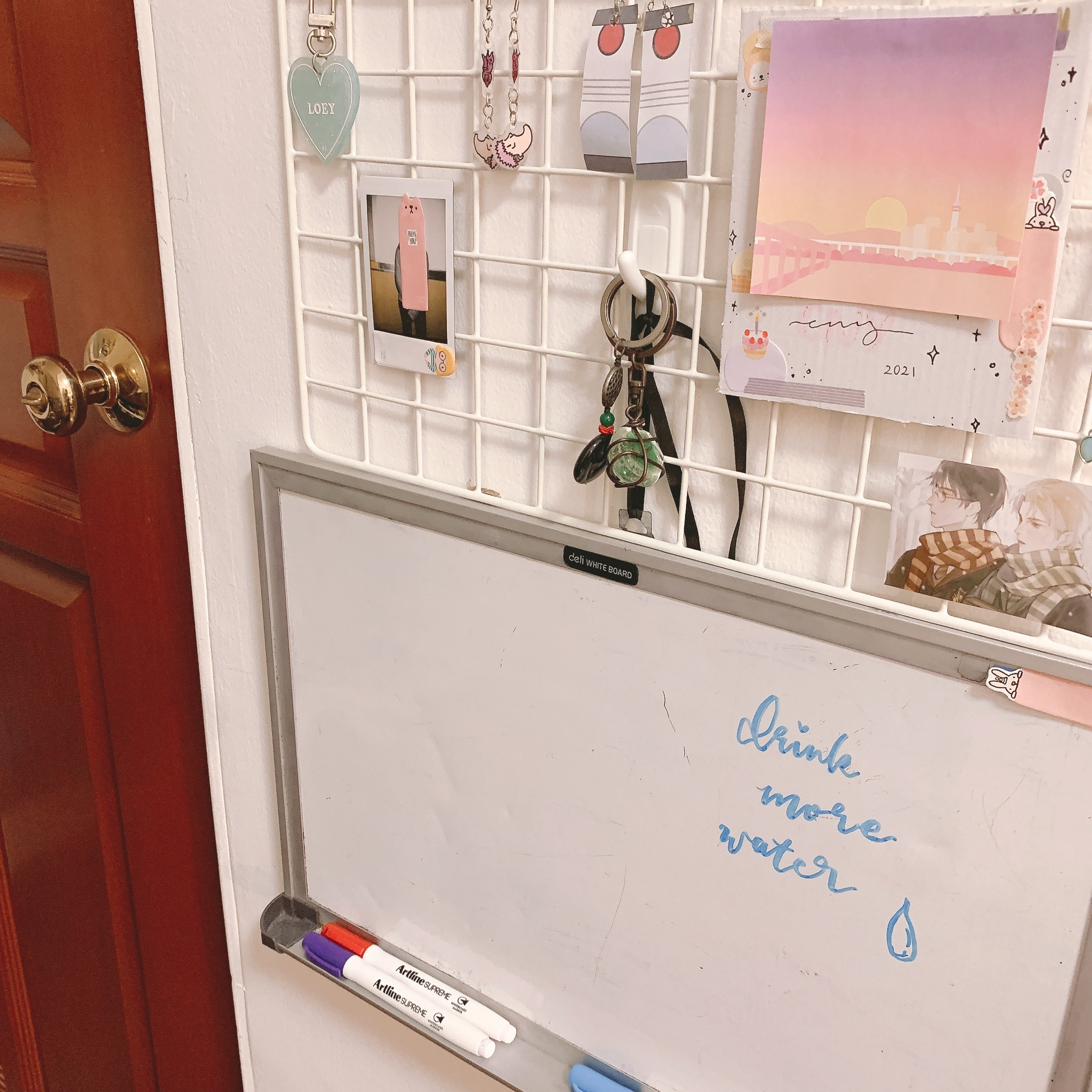 K-pop, Anime, Harry Potter - The Room that Has It All - Key-phrases:, , Whiteboard with handwritten message, Decorative
