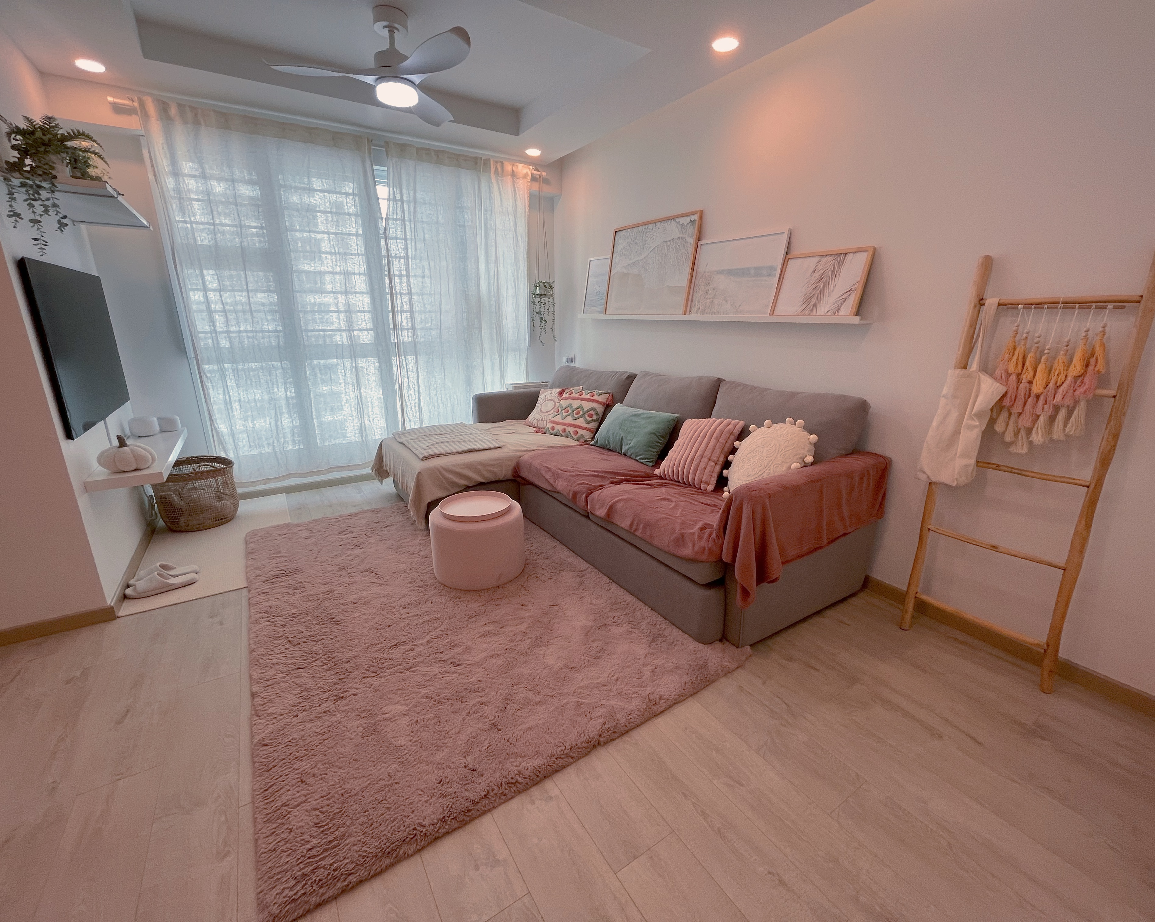Living In A Cosy 3-room Flat with Minimal Housekeeping - Soft, pastel-colored sofa, cozy living room, modern decor, light