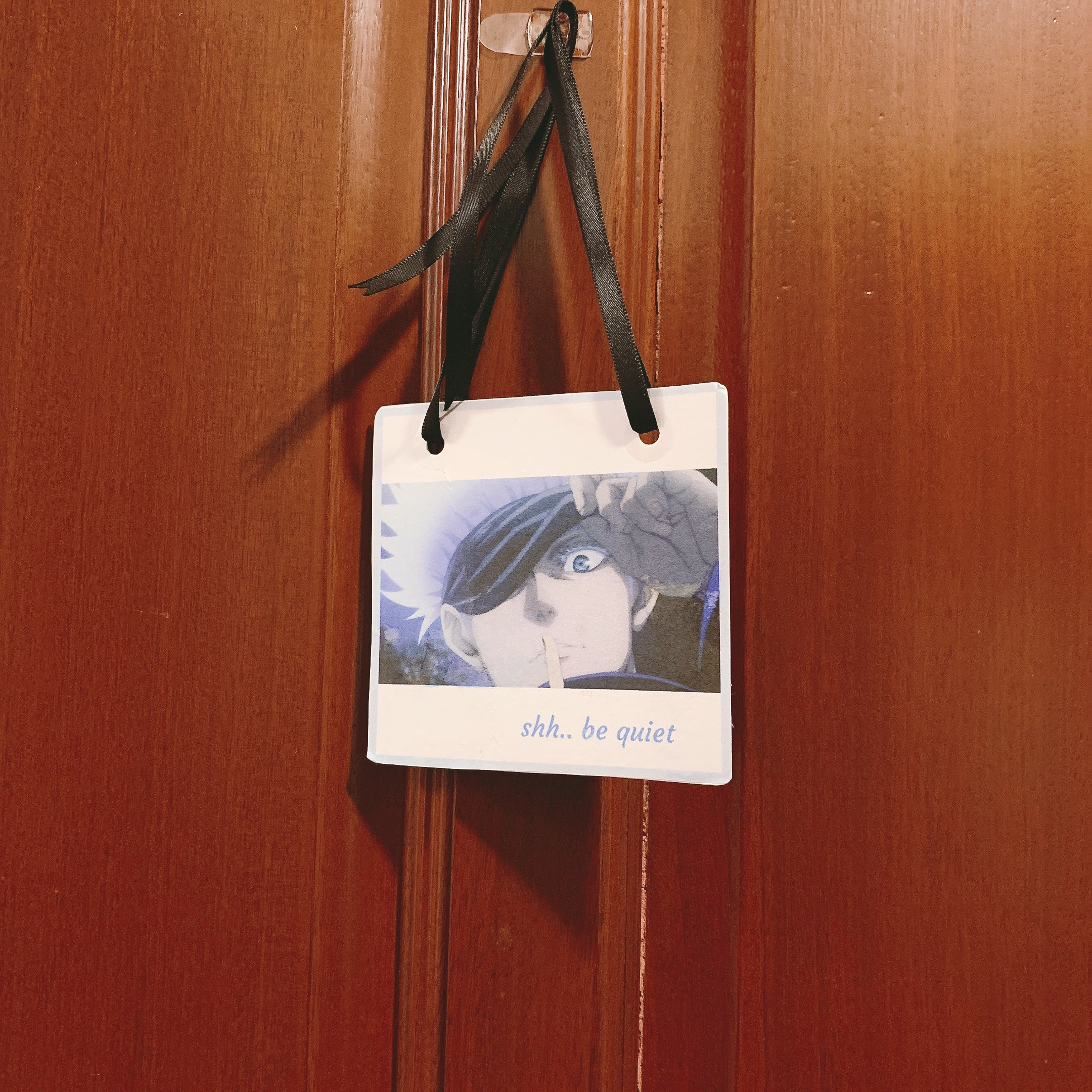 K-pop, Anime, Harry Potter - The Room that Has It All - wooden door, black strap, anime character, illustration, blue eyes