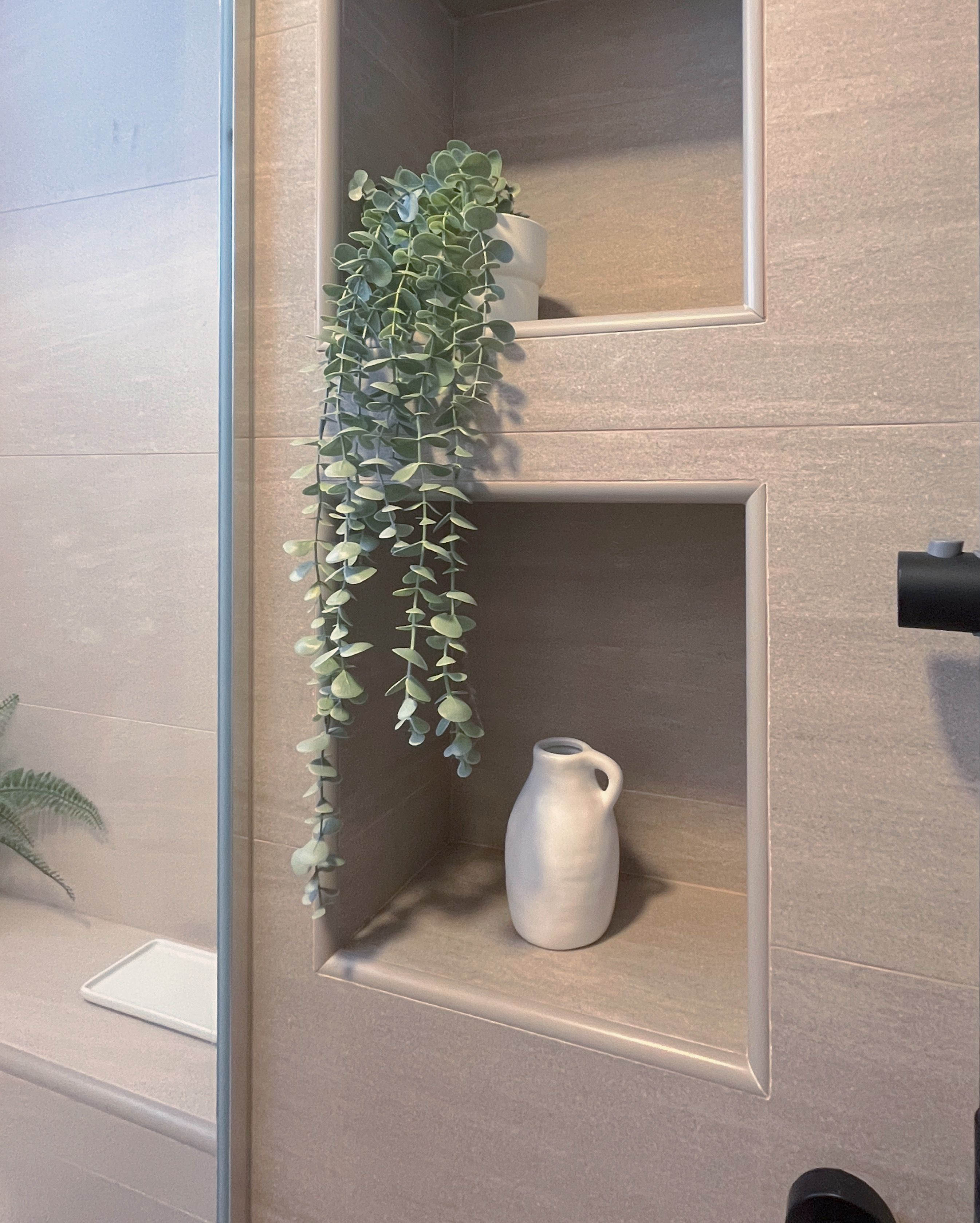 Living In A Cosy 3-room Flat with Minimal Housekeeping - glass shower enclosure, modern bathroom, minimalist design, built-in