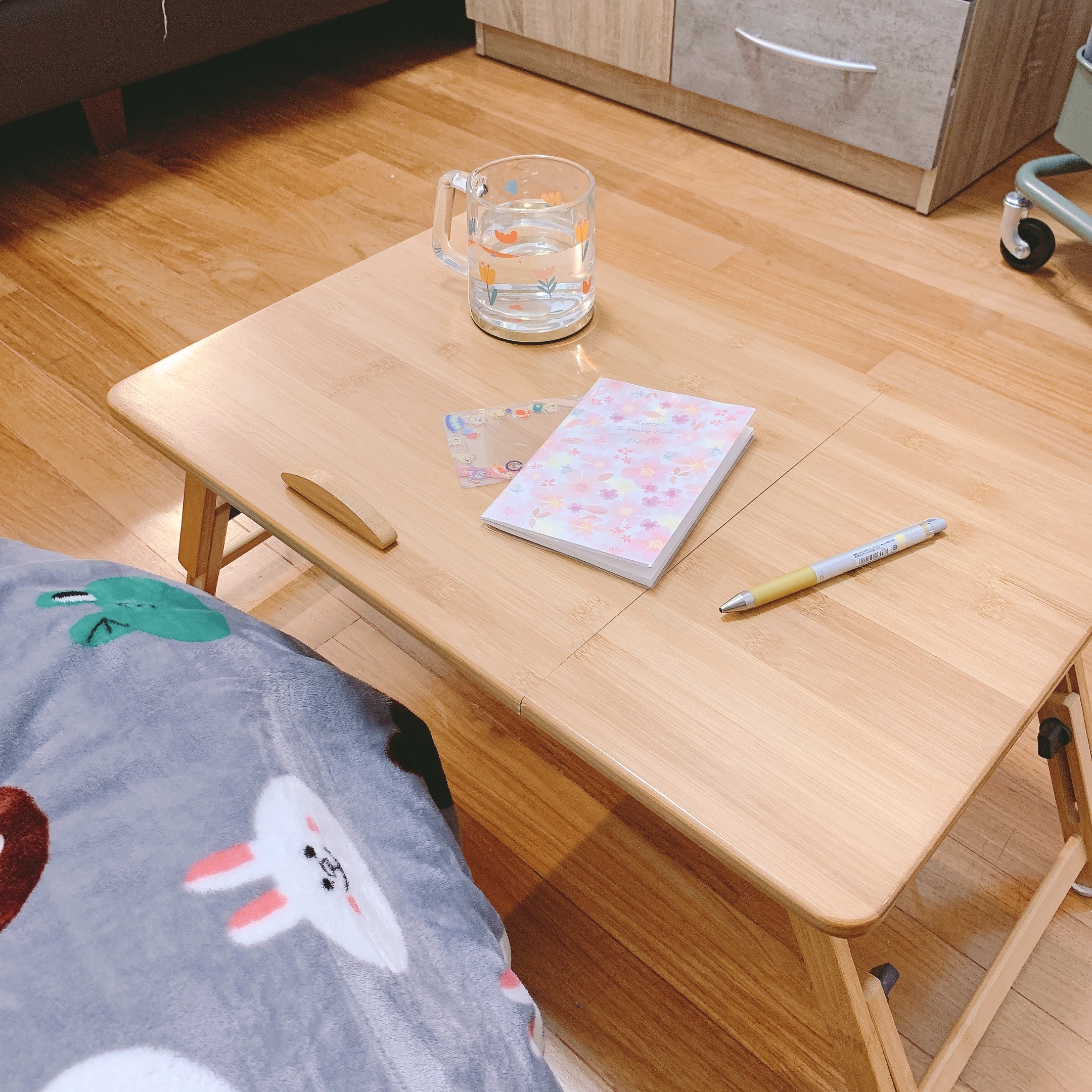 K-pop, Anime, Harry Potter - The Room that Has It All - glass mug with water, wooden table, cozy room, soft lighting