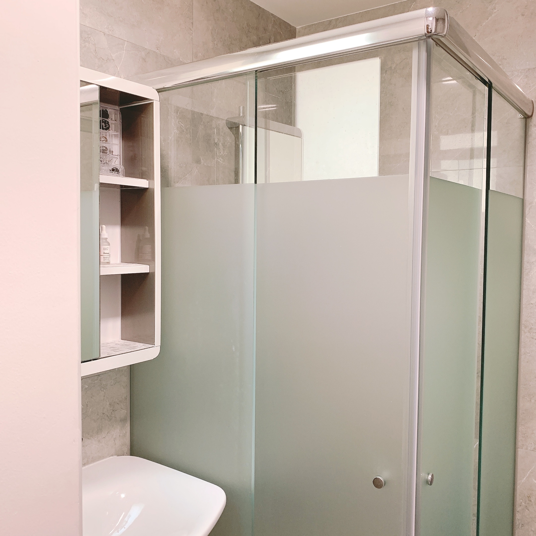 K-pop, Anime, Harry Potter - The Room that Has It All - Glass-enclosed shower, white interior, built-in shelf, bathroom